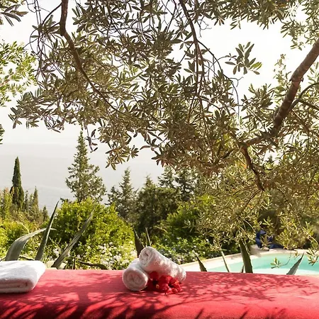 Geromonachos Sleeps 14 With Pool Air Con And Wifi * Ieromonachos