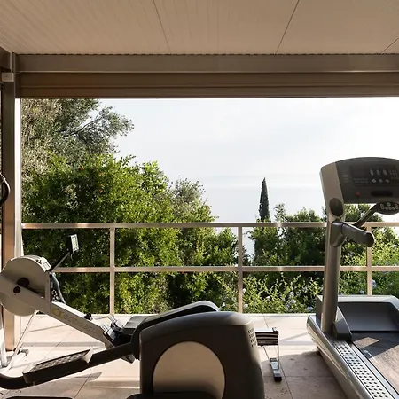 Geromonachos Sleeps 14 With Pool Air Con And Wifi